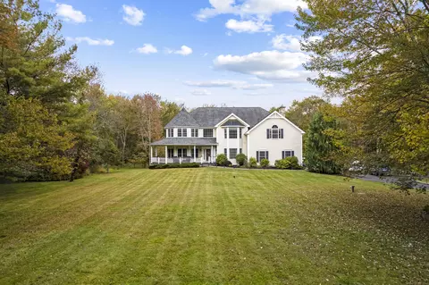 20 Wendover Rd, Newtown, CT 06470