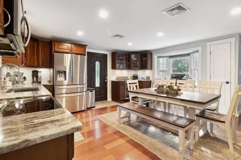 4 Walnut Trl, Danbury, CT 06811