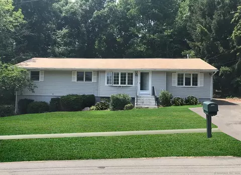 116 Hodder Dr, Hamden, CT 06514