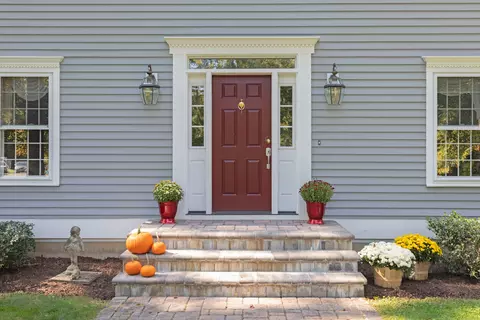 18 Old Farm Hill Rd, Newtown, CT 06470