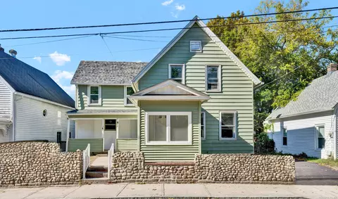 68 Division St, Norwich, CT 06360
