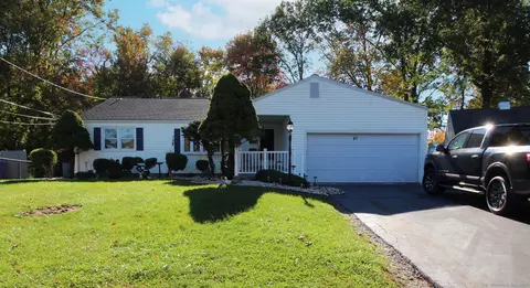 87 Crestview Dr, Newington, CT 06111