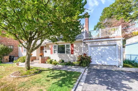 44 Maple Tree Ave, Stamford, CT 06906