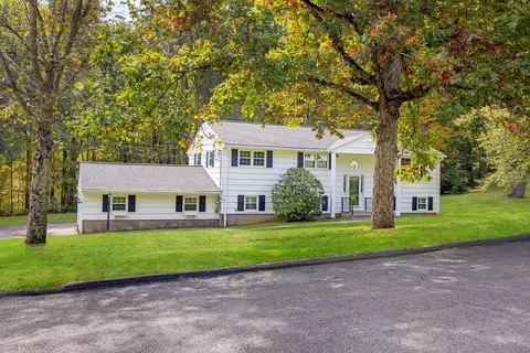 51 Briarwood Dr, North Branford, CT 06471
