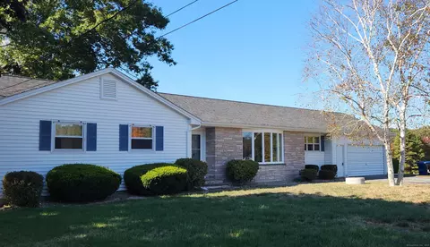 23 Maple Ct, Waterford, CT 06385
