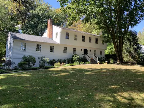 9 Mallard Ln, Westport, CT 06880