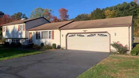 28 Victor Hill Dr, Branford, CT 06405