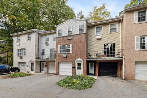 6 Surrey Ln #A6, Torrington, CT 06790