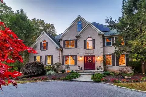 169 Plumtrees Rd, Bethel, CT 06801
