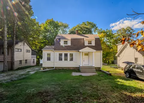 560 Webbs Hill Rd, Stamford, CT 06903