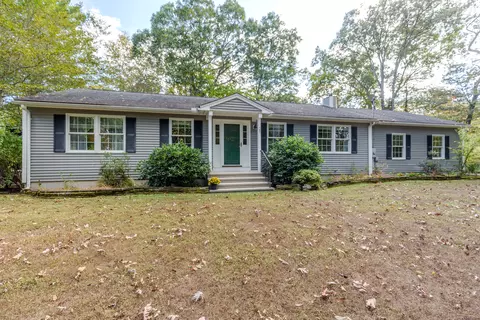 25 White Oak Trl, Old Lyme, CT 06371