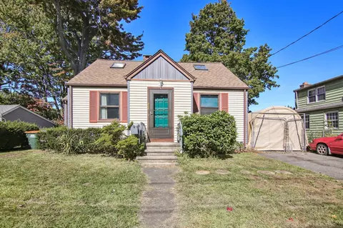 208 Wall St, Meriden, CT 06450
