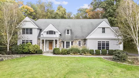 3 Butternut Rdg, Newtown, CT 06470