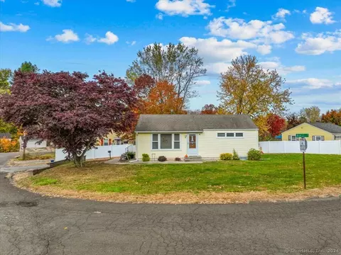 74 Spencer Dr, Middletown, CT 06457