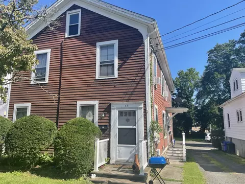 57 E Main St, Branford, CT 06405