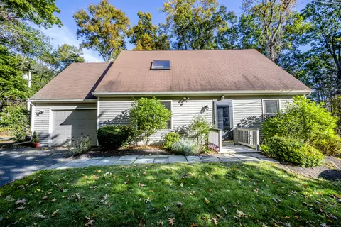 2 Copper Ridge Cir #2, Guilford, CT 06437