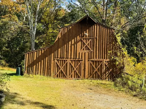 70 Cockle Hill Rd, Salem, CT 06420
