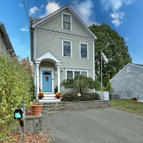 47 Chester St, Milford, CT 06460