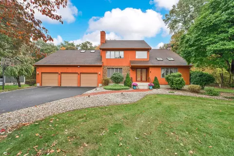 32 Bridlewood Rd, South Windsor, CT 06074
