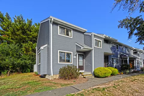 121 Shagbark Dr #121, Derby, CT 06418