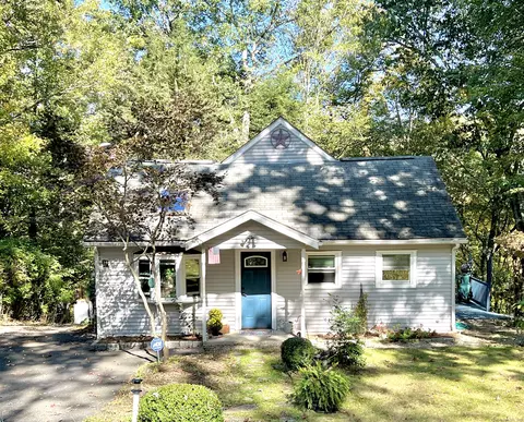 36 White Birch Dr, Southbury, CT 06488