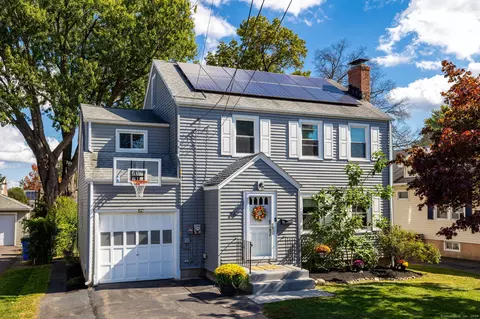 26 Somerset St, West Hartford, CT 06110