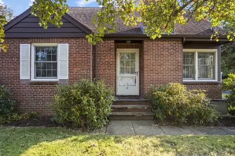 21 Berry Patch Rd, Branford, CT 06405