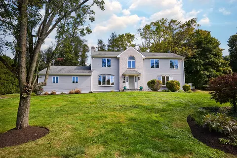 9 Windmill Ln, Trumbull, CT 06611