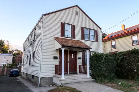 576-578 Garfield Ave, Bridgeport, CT 06606