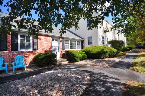 508 Dowd Ave #508, Canton, CT 06019