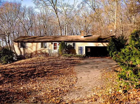 262 Buckley Rd, Salem, CT 06420