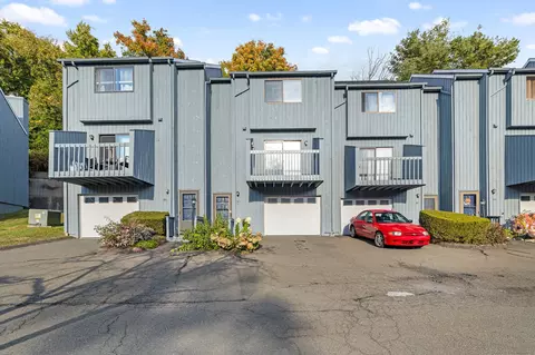 8 Driftway Rd #B5, Danbury, CT 06811