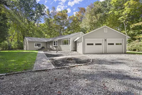 551 Green Hill Rd, Madison, CT 06443