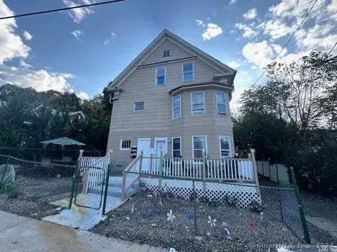 14 Niagara St, Waterbury, CT 06705