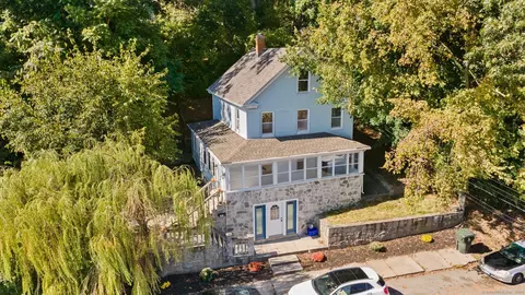 202 Vauxhall St, New London, CT 06320