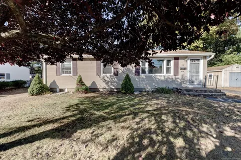 16 David St, Enfield, CT 06082