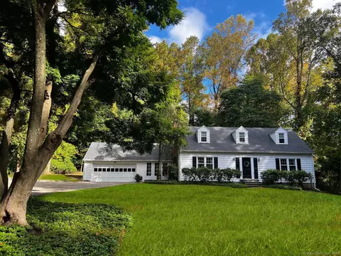 144 Hawks Hill Rd, New Canaan, CT 06840