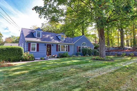 158 Willow St, Cheshire, CT 06410