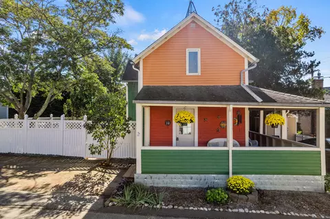 14 High St, East Lyme, CT 06357