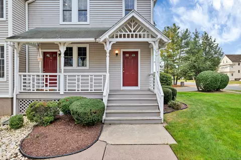 49 Fairview St #49, West Hartford, CT 06119