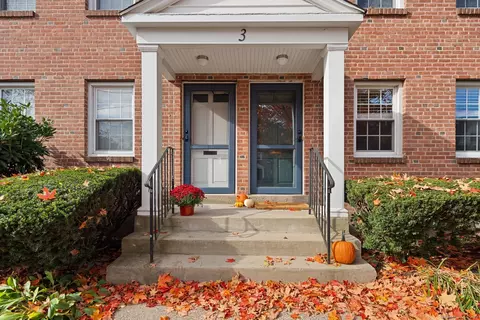 3 Pleasant St # A, West Hartford, CT 06107