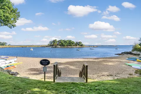 25 Whalers Pt #25, East Haven, CT 06512