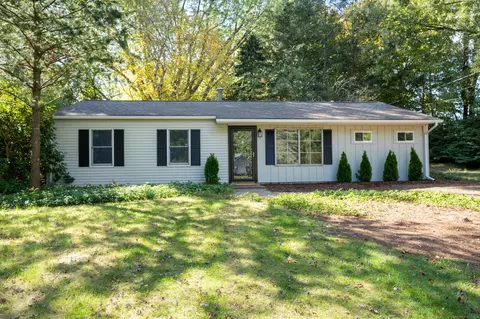 41 Virginia Dr, Meriden, CT 06450