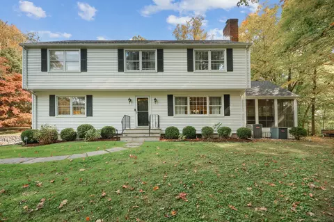 25 Woodbrook Dr, Stamford, CT 06907
