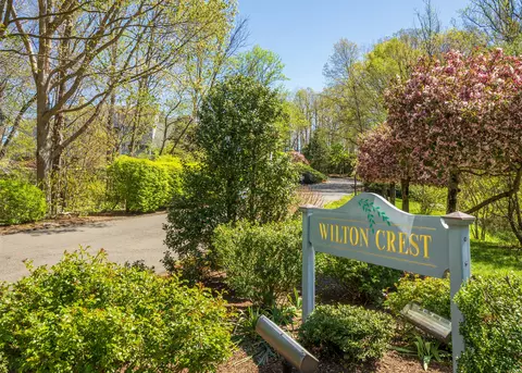 61 Wilton Crst #61, Wilton, CT 06897
