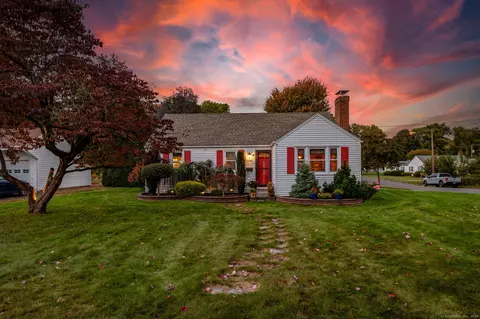 132 Cheney Ln, Newington, CT 06111