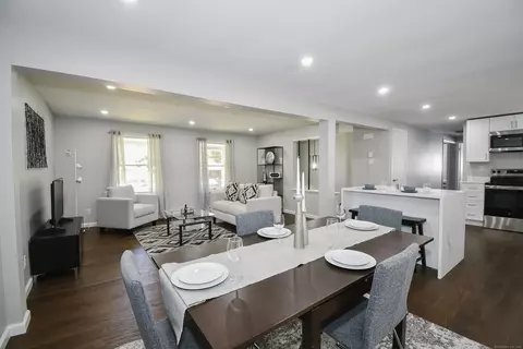 15 Meeks Point Rd, East Hampton, CT 06424