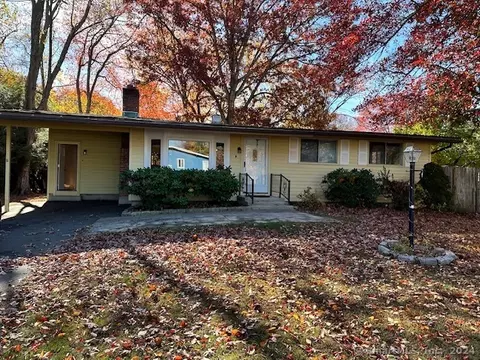 2 Windsor Oval, Old Saybrook, CT 06475