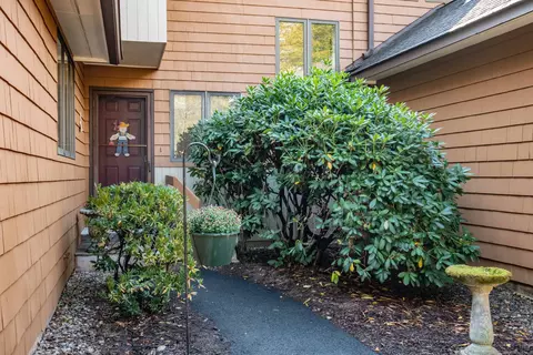 41 Bathcrescent Ln #41, Bloomfield, CT 06002