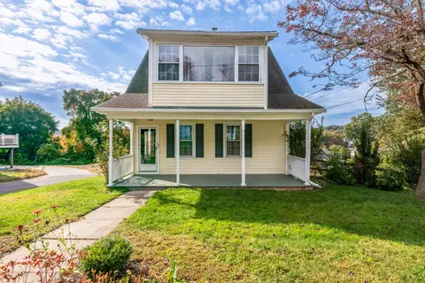 30 Pershing Ave, Seymour, CT 06483